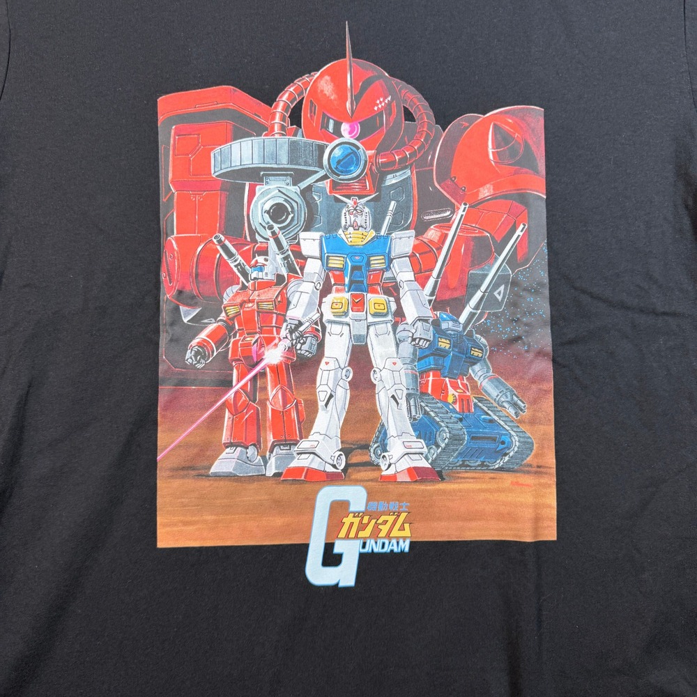 Uniqlo UT Gundam Mech T-Shirt Men Medium Anime Manga 45th Anniversary Retro NWT